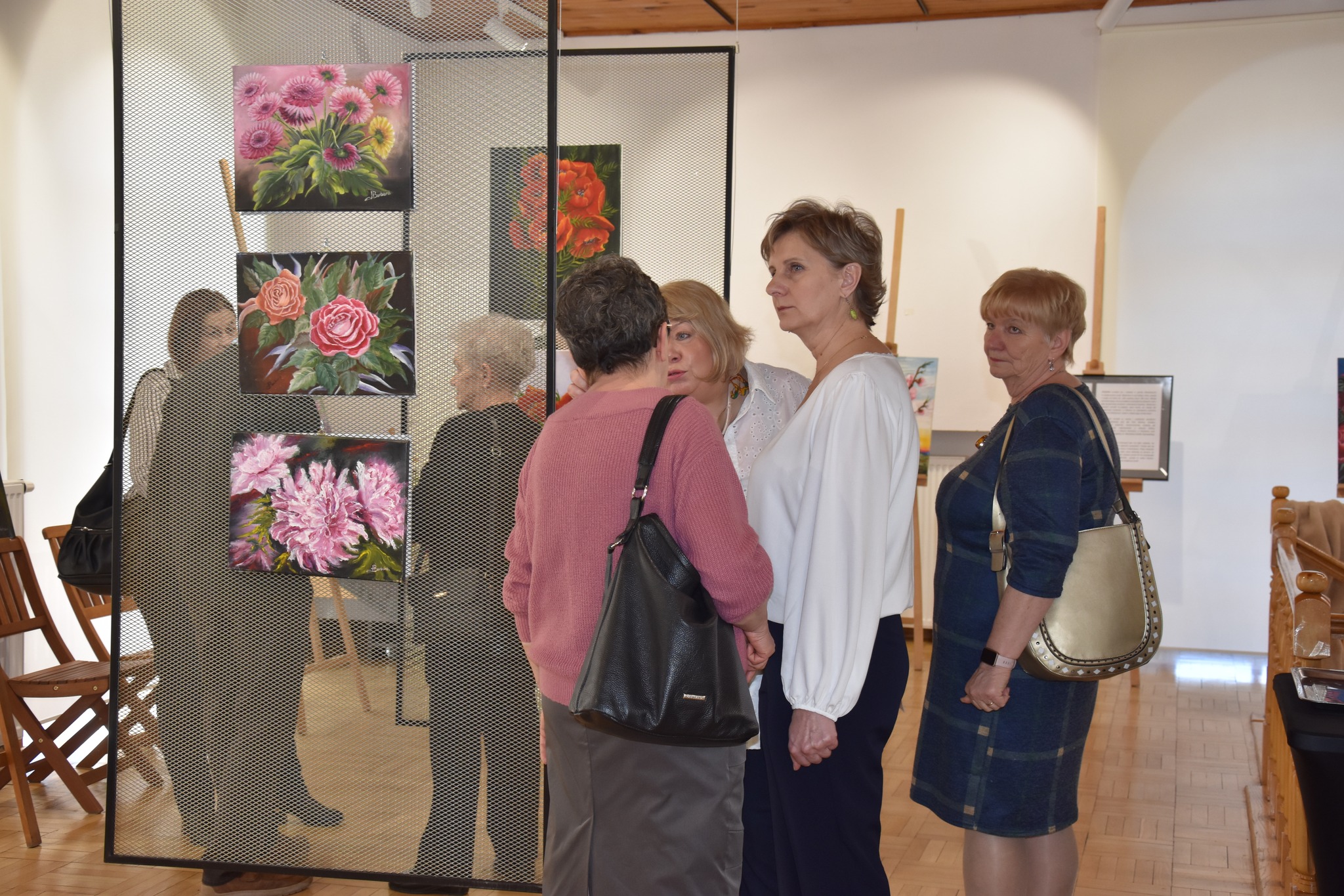 Malwy, róże, fiołki... - Wernisaż wystawy Barbary Harasim